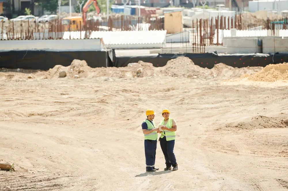 Ouvriers sur un chantier de construction